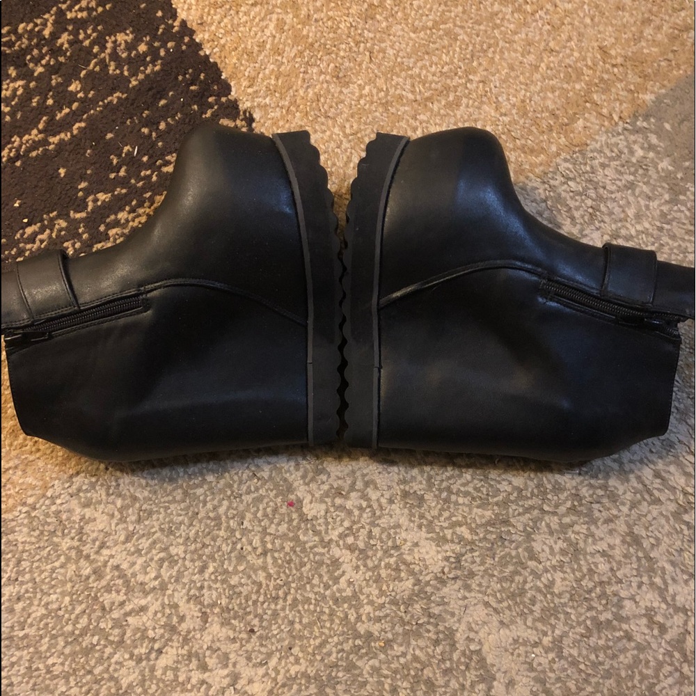 Brand new high heel boots